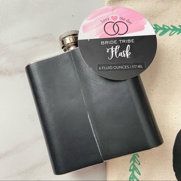 "I DO CREW" Canvas Survival Bag, Flask & Hair Ties - Picture 4 of 10